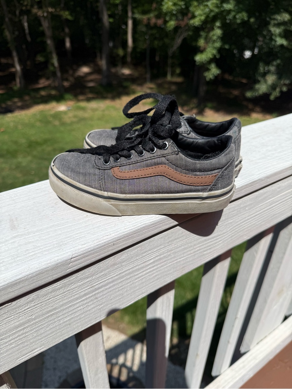 Kids Canvas Low-Top Sneakers in Charcoal with Brown Accent
